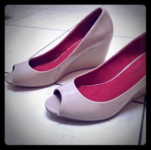 Nude Wedges